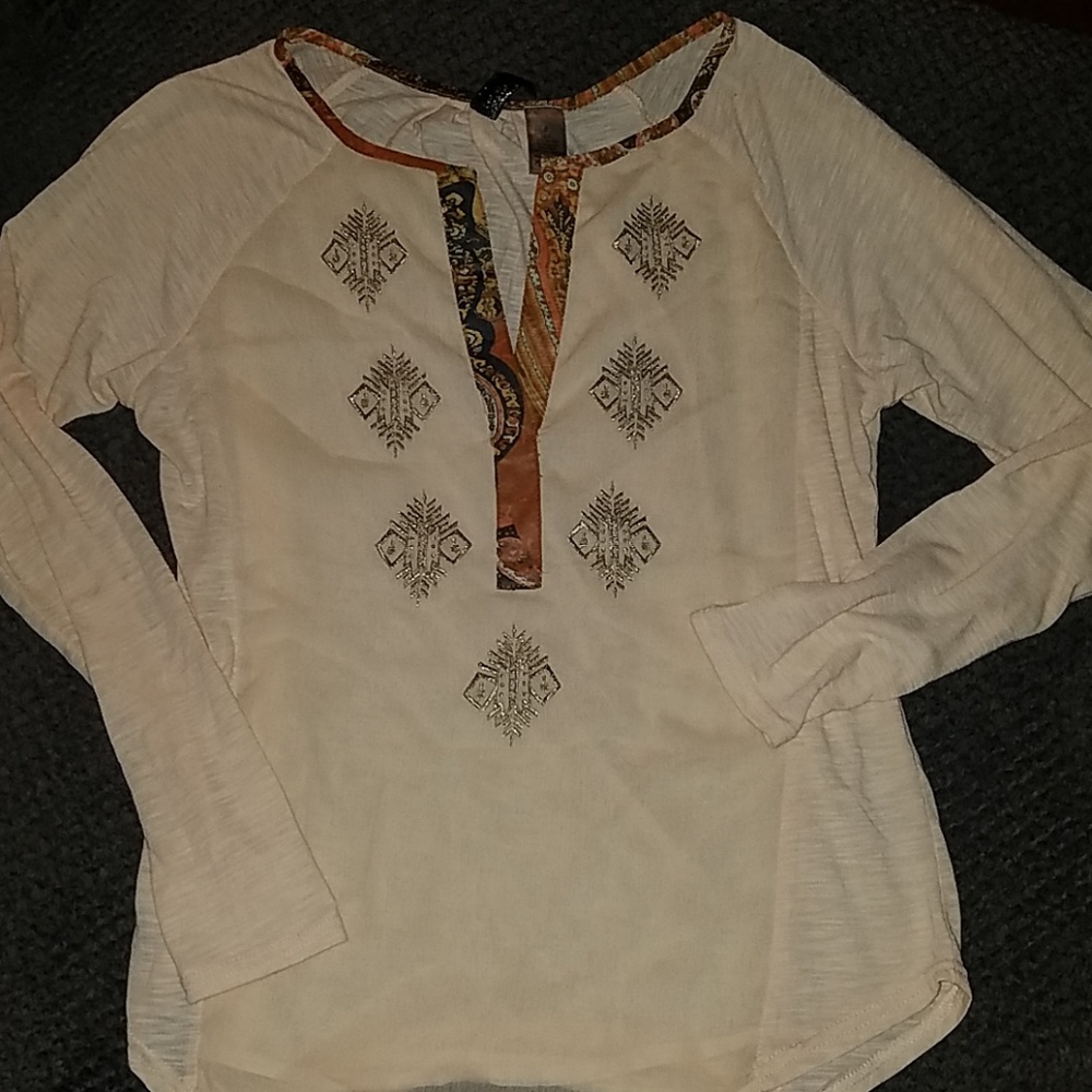 Bke Boutique shirt. Size small